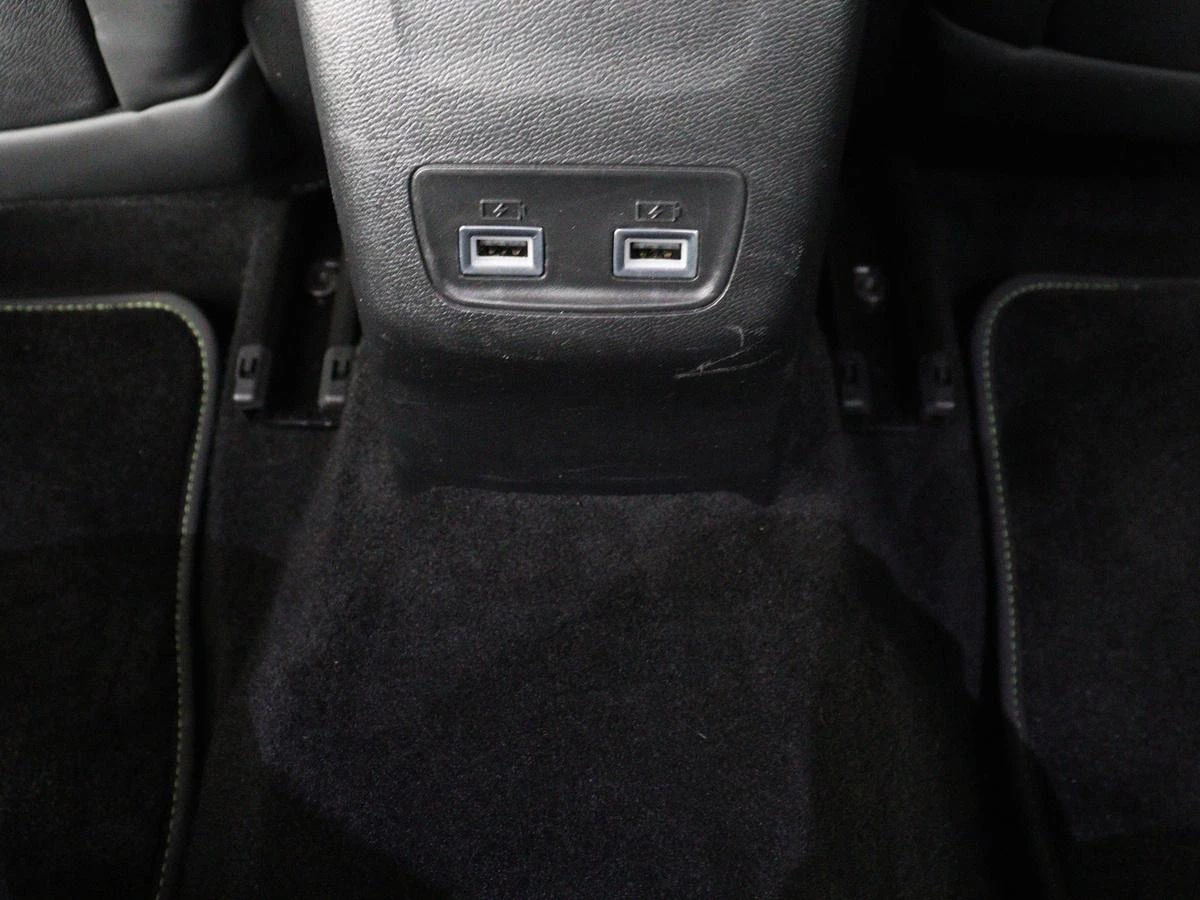 Hoofdafbeelding Peugeot e-2008