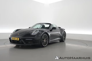 Porsche 911 Cabrio 3.0 Carrera 4 S Orgi. NL | Sport Chrono | Achterasbesturing | Sport Design Pack | PDCC | PDLS | Sportuitlaat | 20/21'' | Adaptieve Sportstoelen Plus ( Leder-Sport-Tex Stickels (checker Flag)