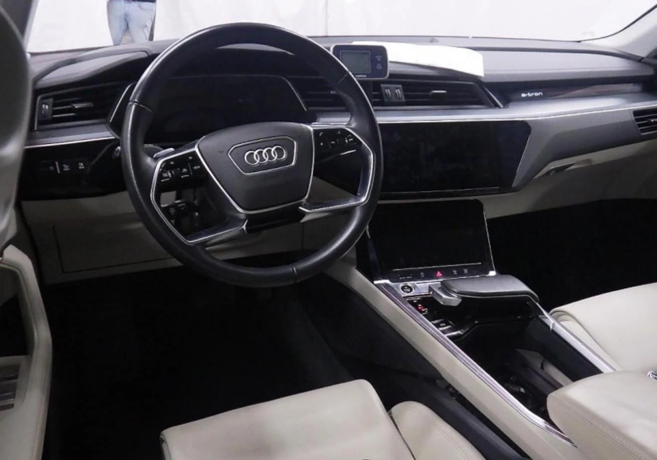 Hoofdafbeelding Audi e-tron