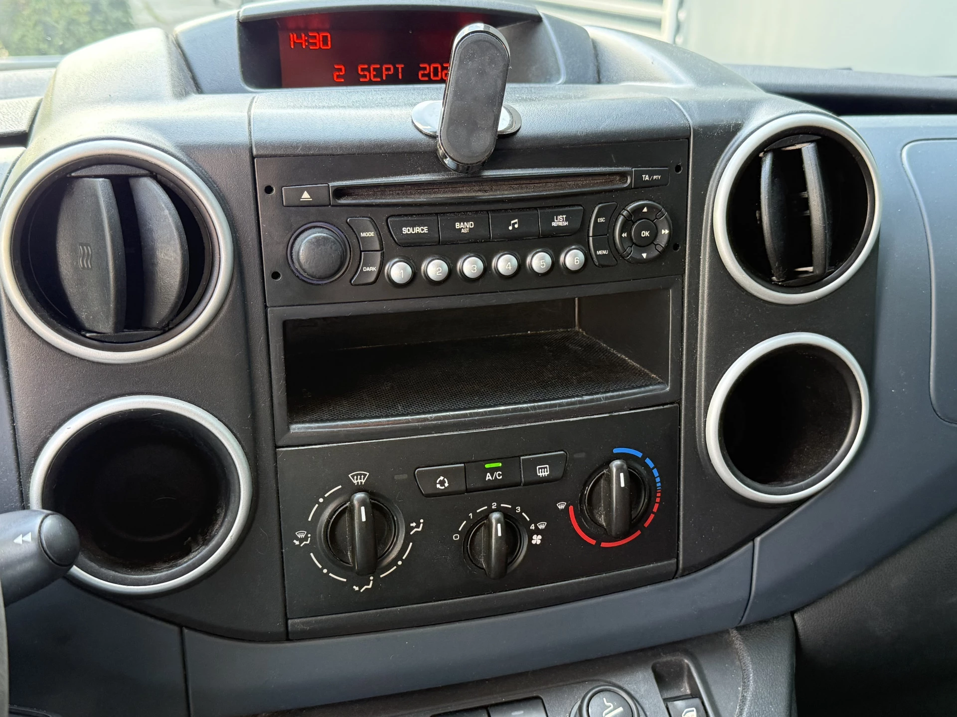 Hoofdafbeelding Peugeot Partner