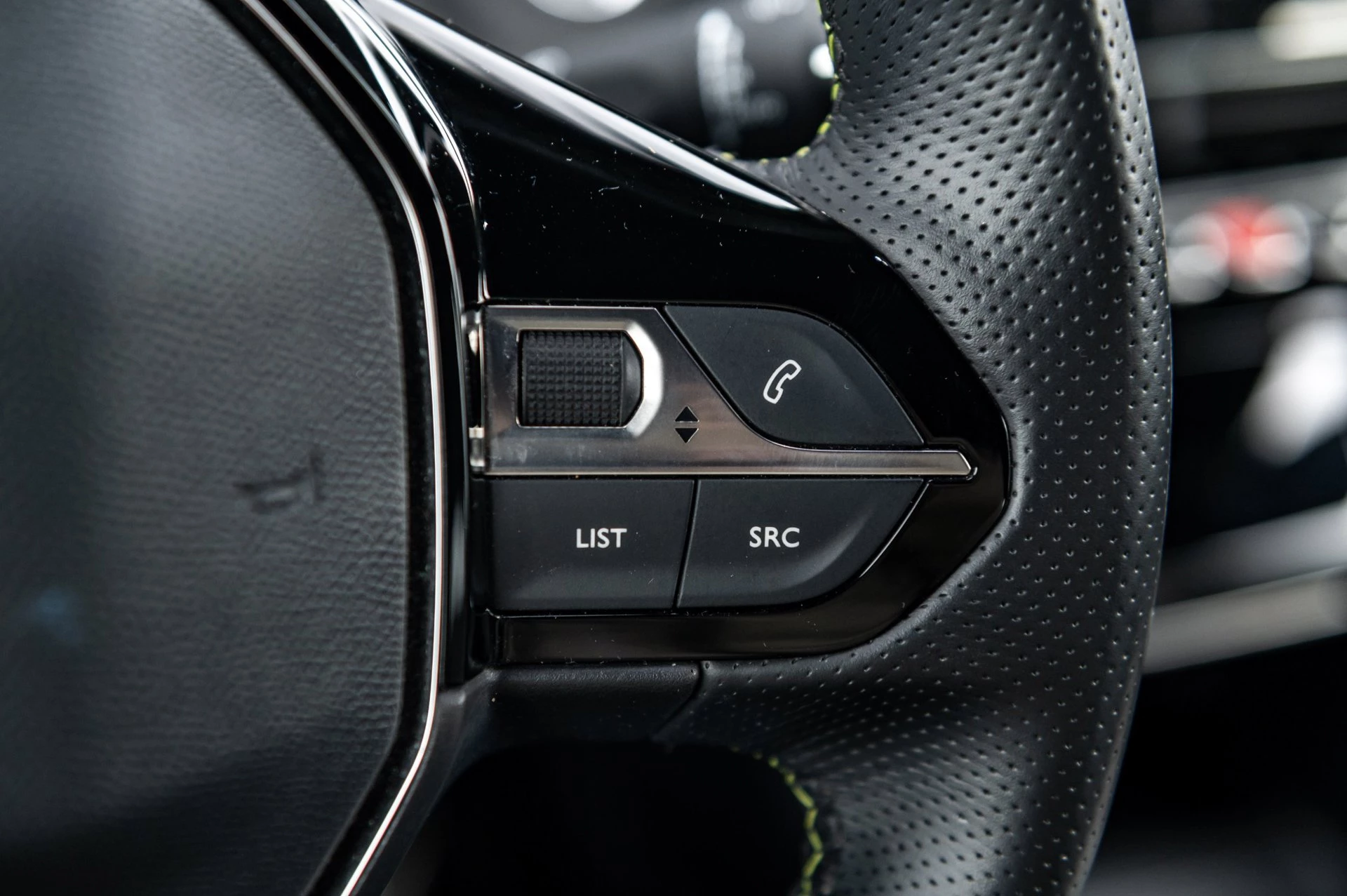 Hoofdafbeelding Peugeot e-2008