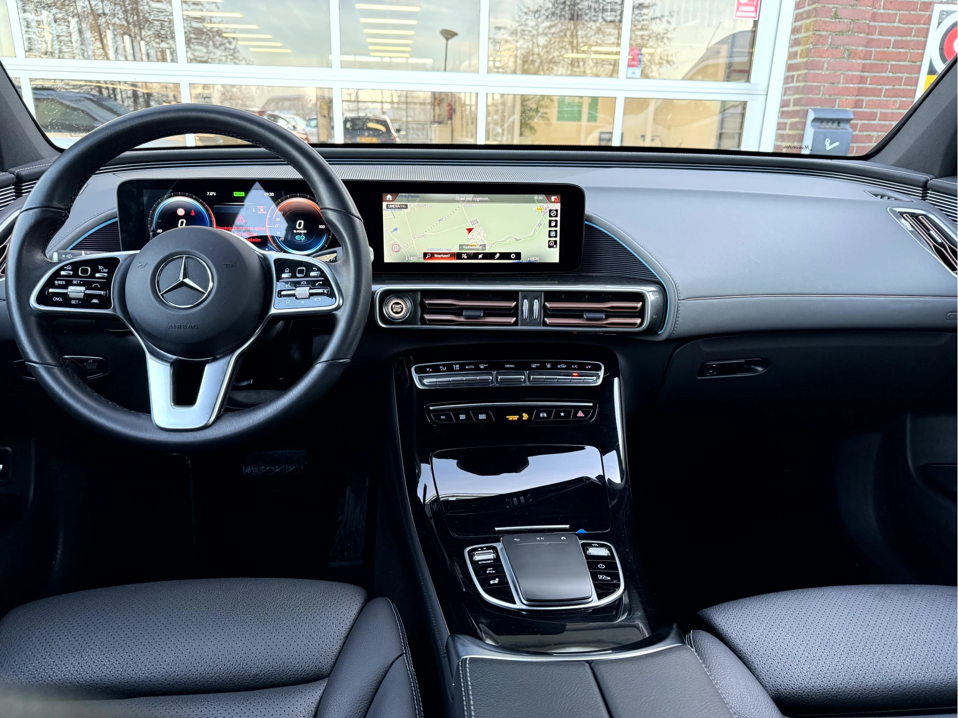 Hoofdafbeelding Mercedes-Benz EQC