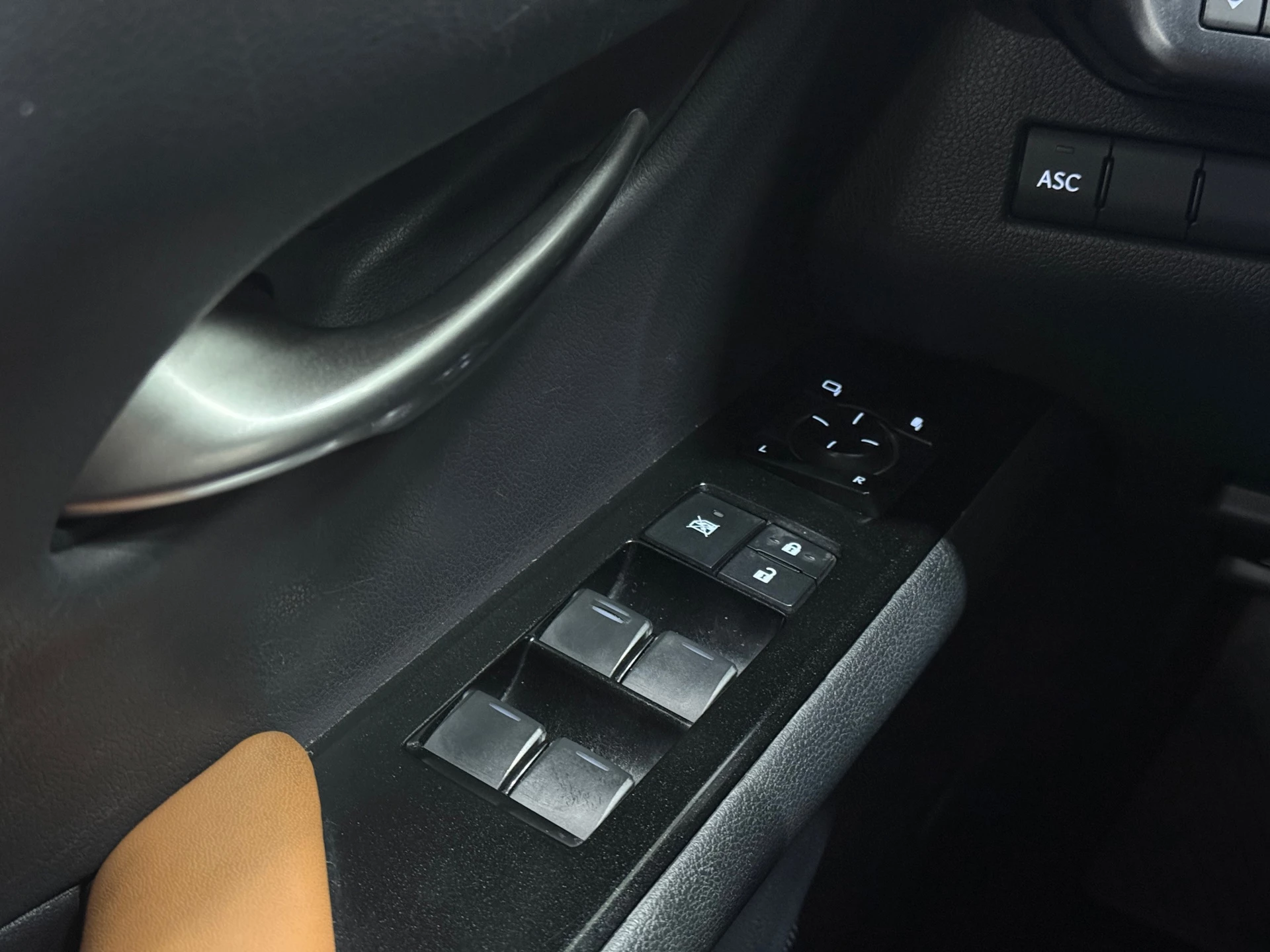 Hoofdafbeelding Lexus UX