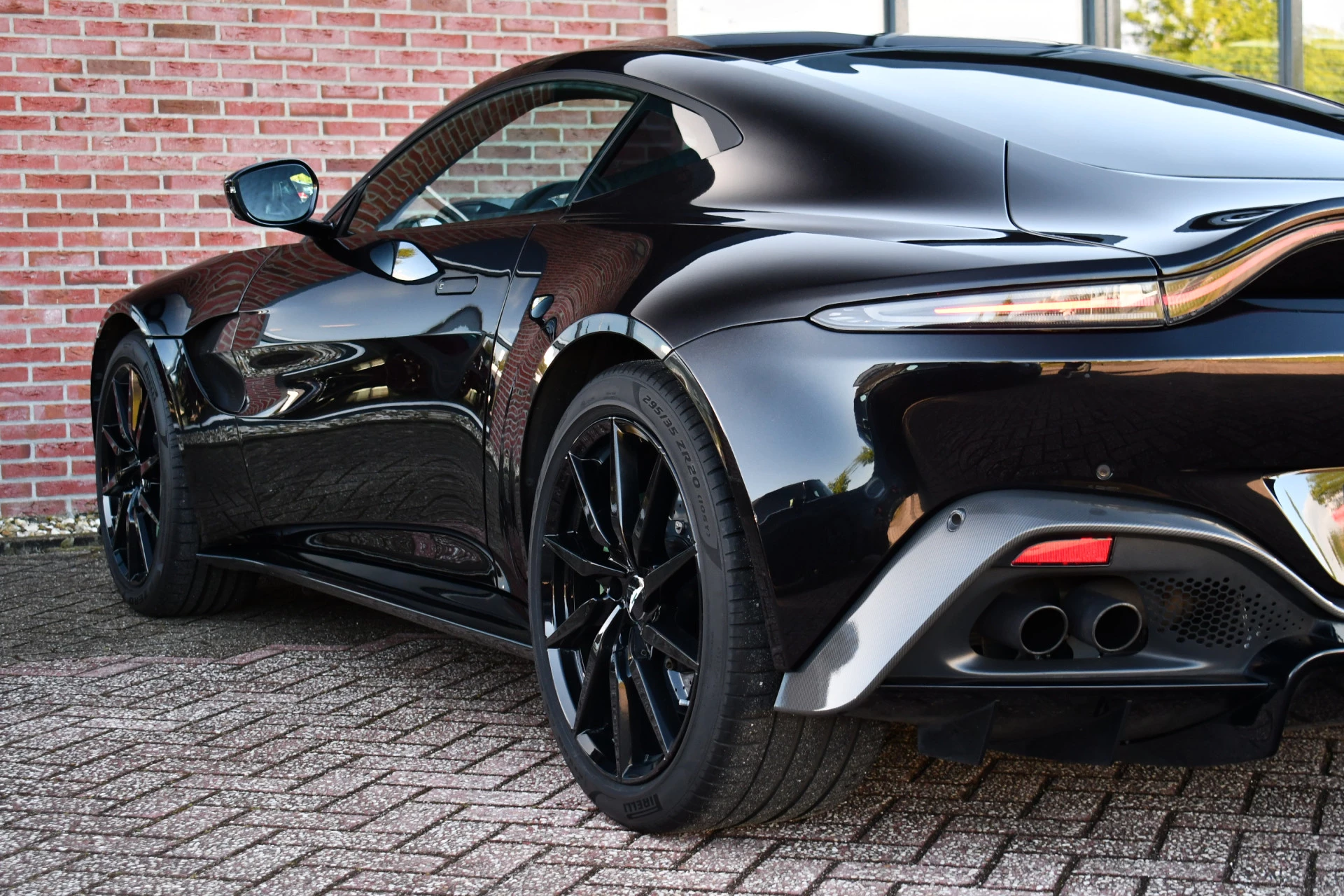 Hoofdafbeelding Aston Martin V8 Vantage