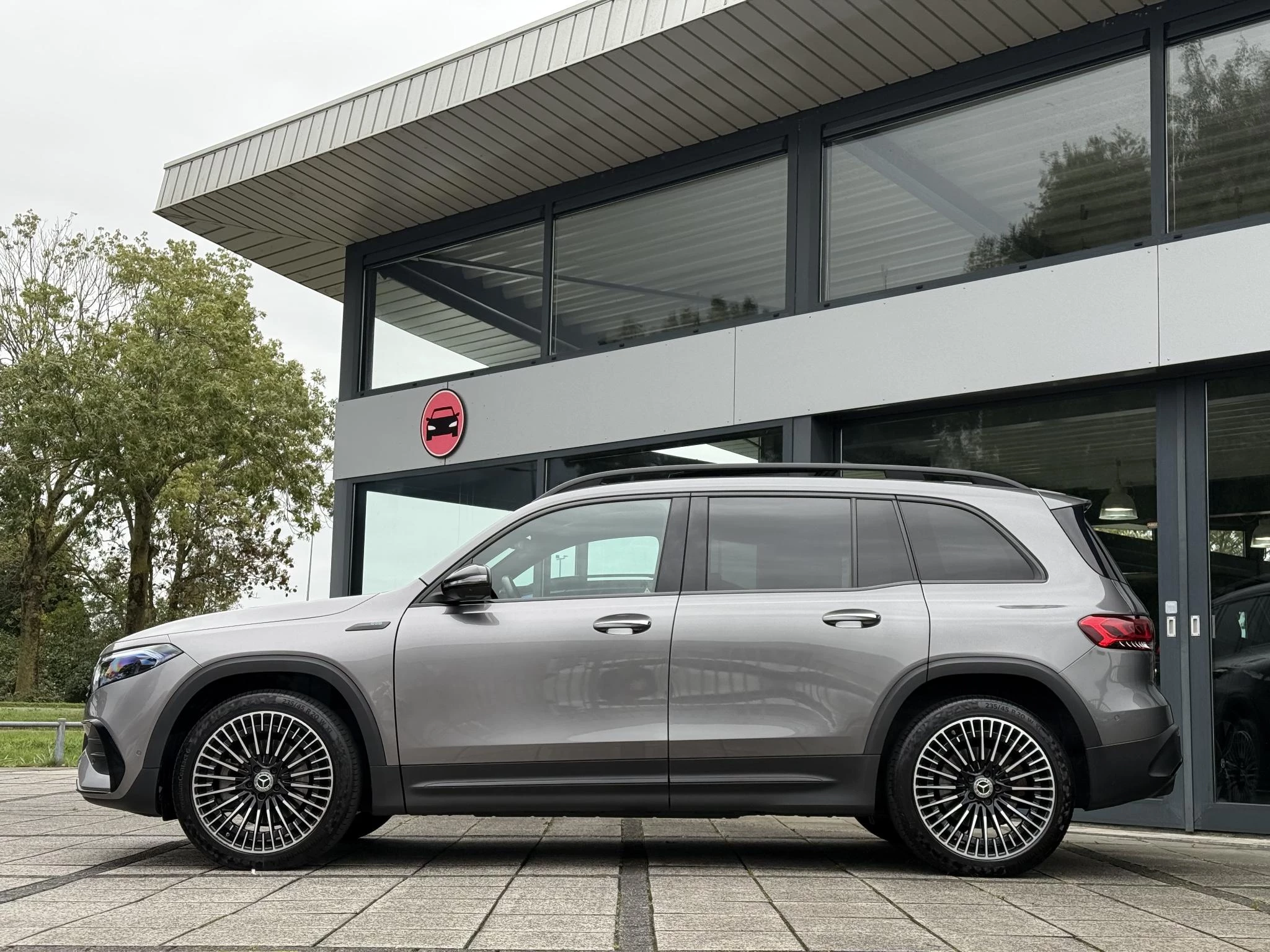 Hoofdafbeelding Mercedes-Benz EQB