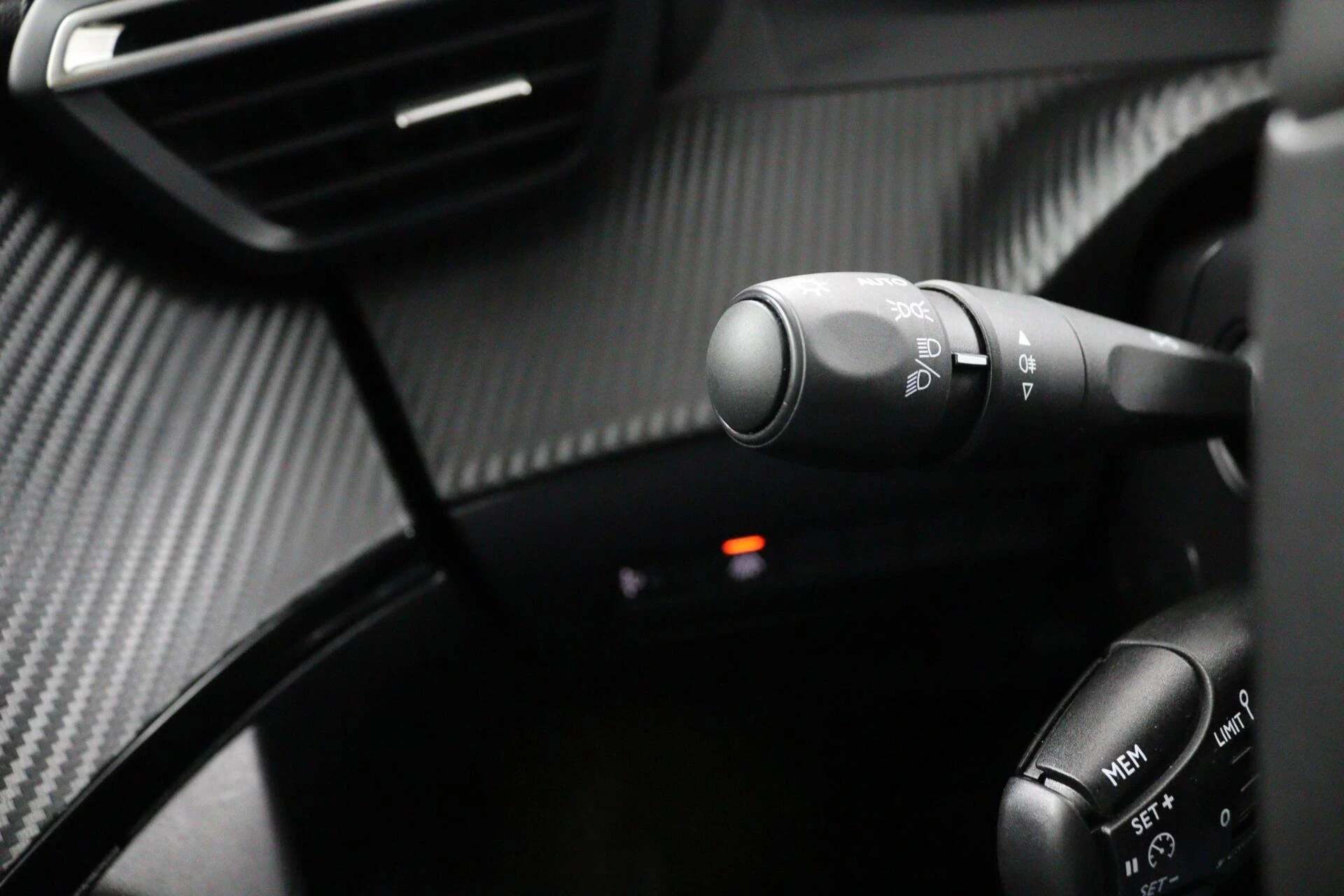 Hoofdafbeelding Peugeot e-2008