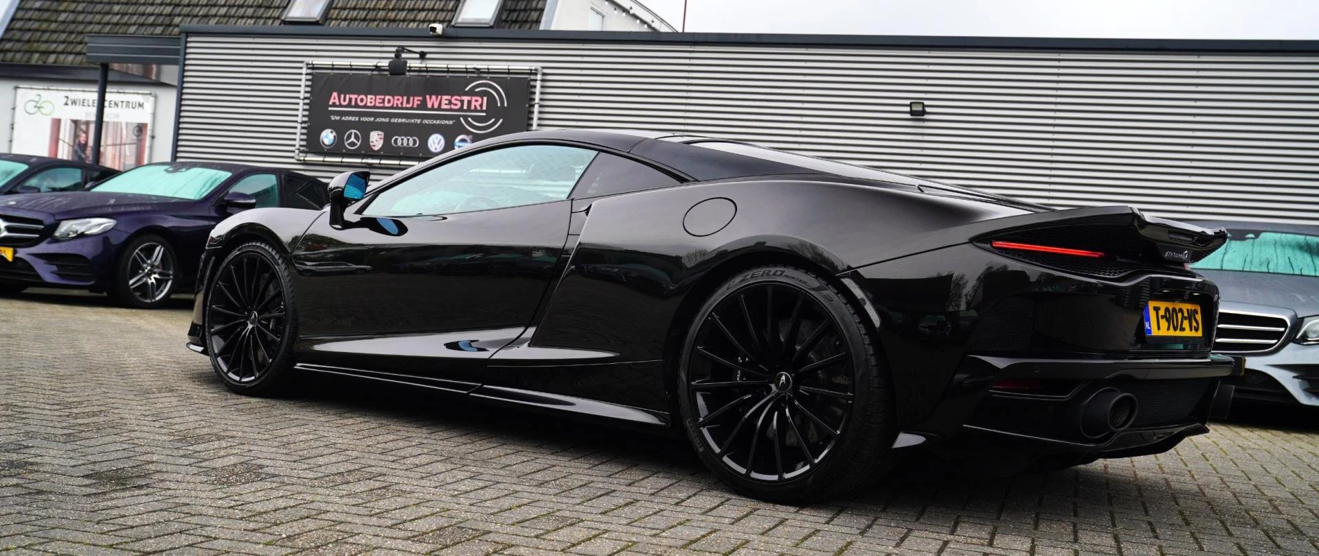 Hoofdafbeelding McLaren GT