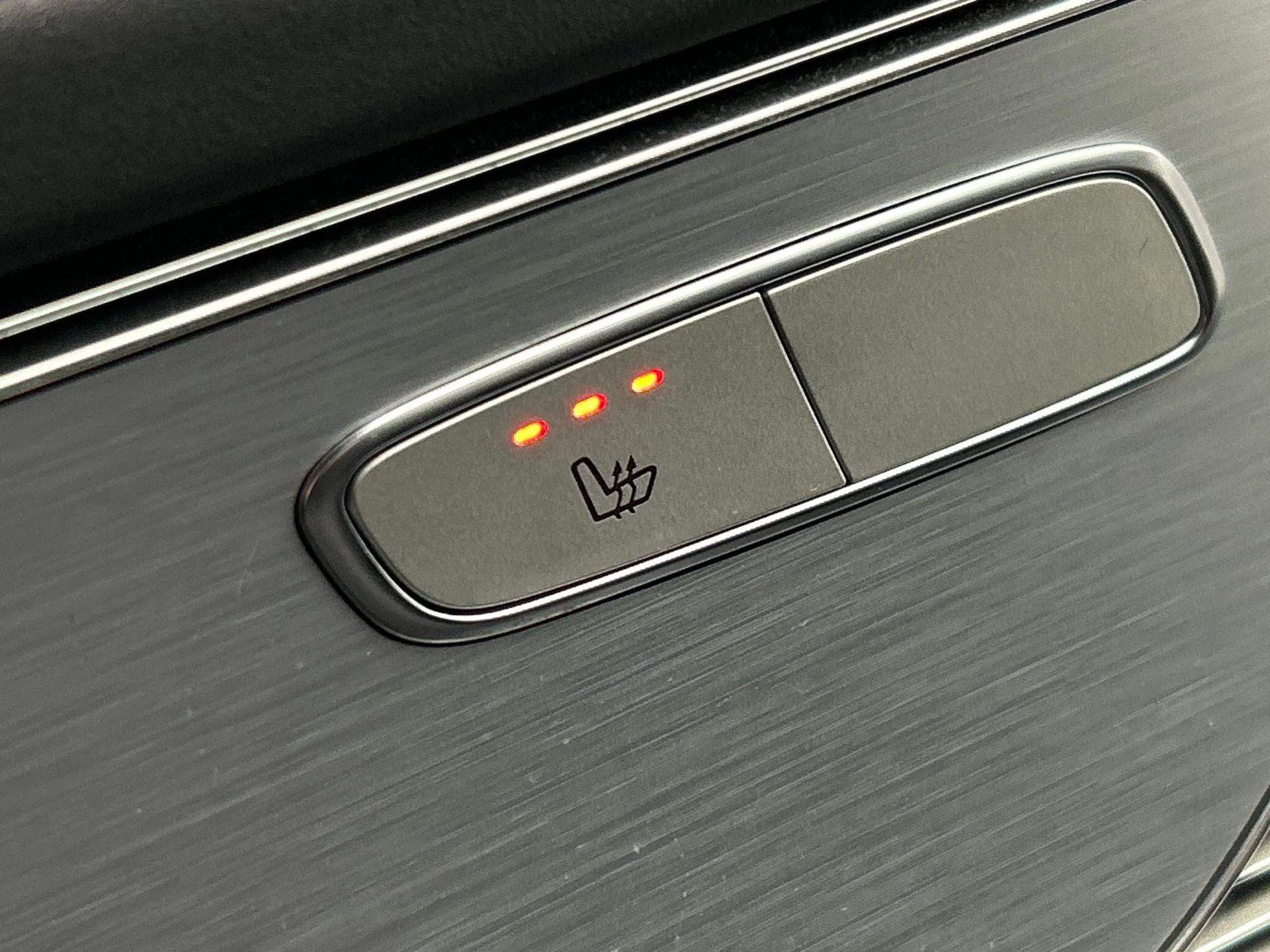 Hoofdafbeelding Mercedes-Benz EQC