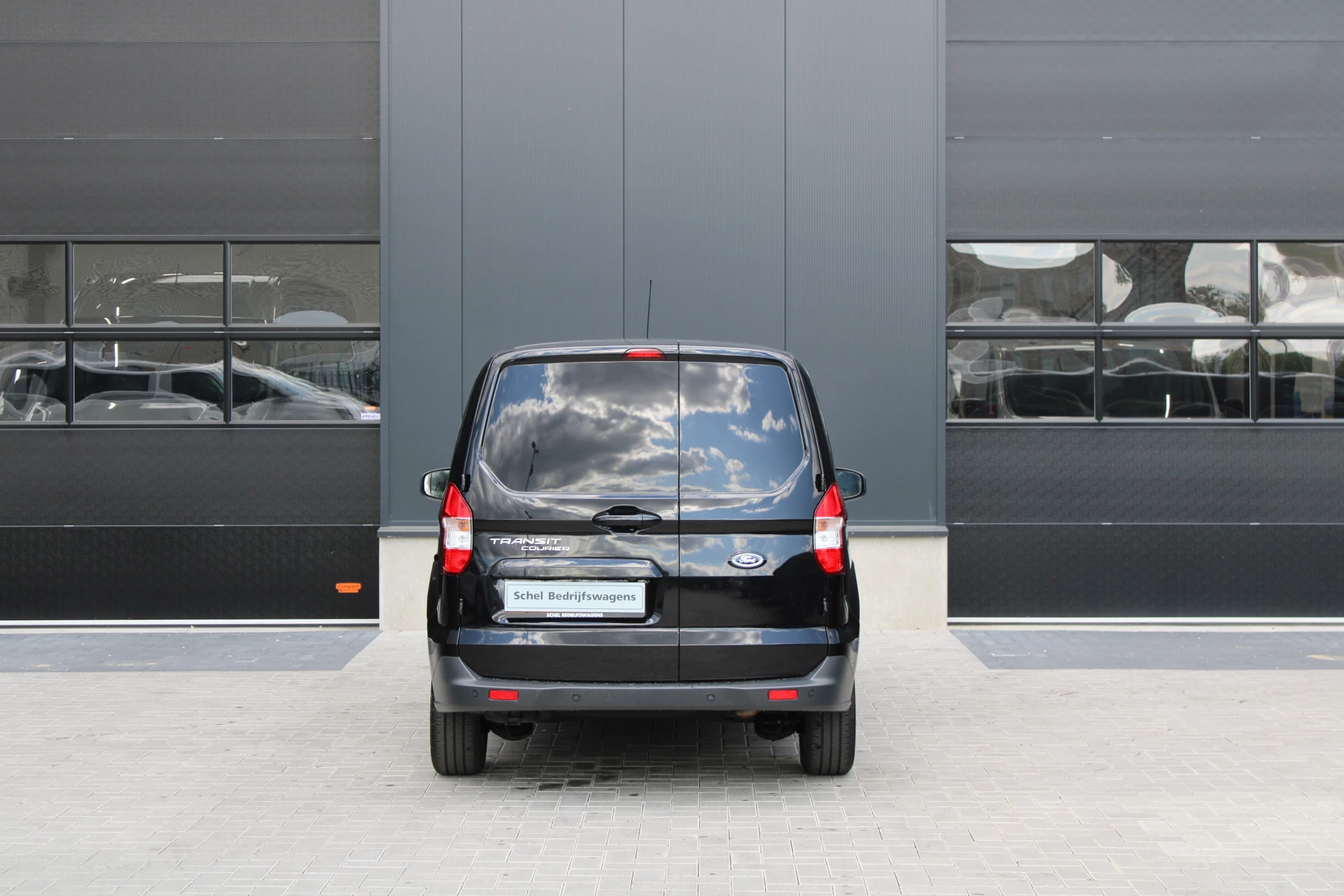 Hoofdafbeelding Ford Transit Courier