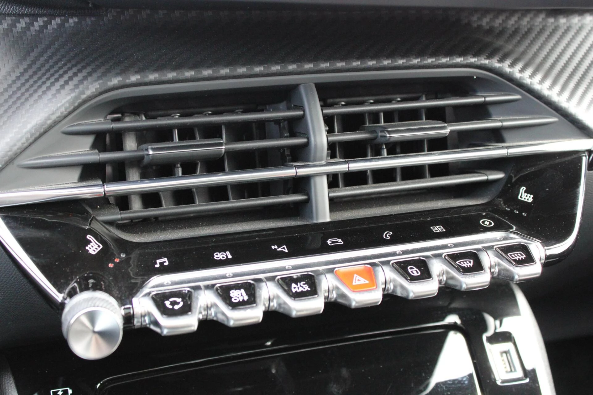 Hoofdafbeelding Peugeot e-2008