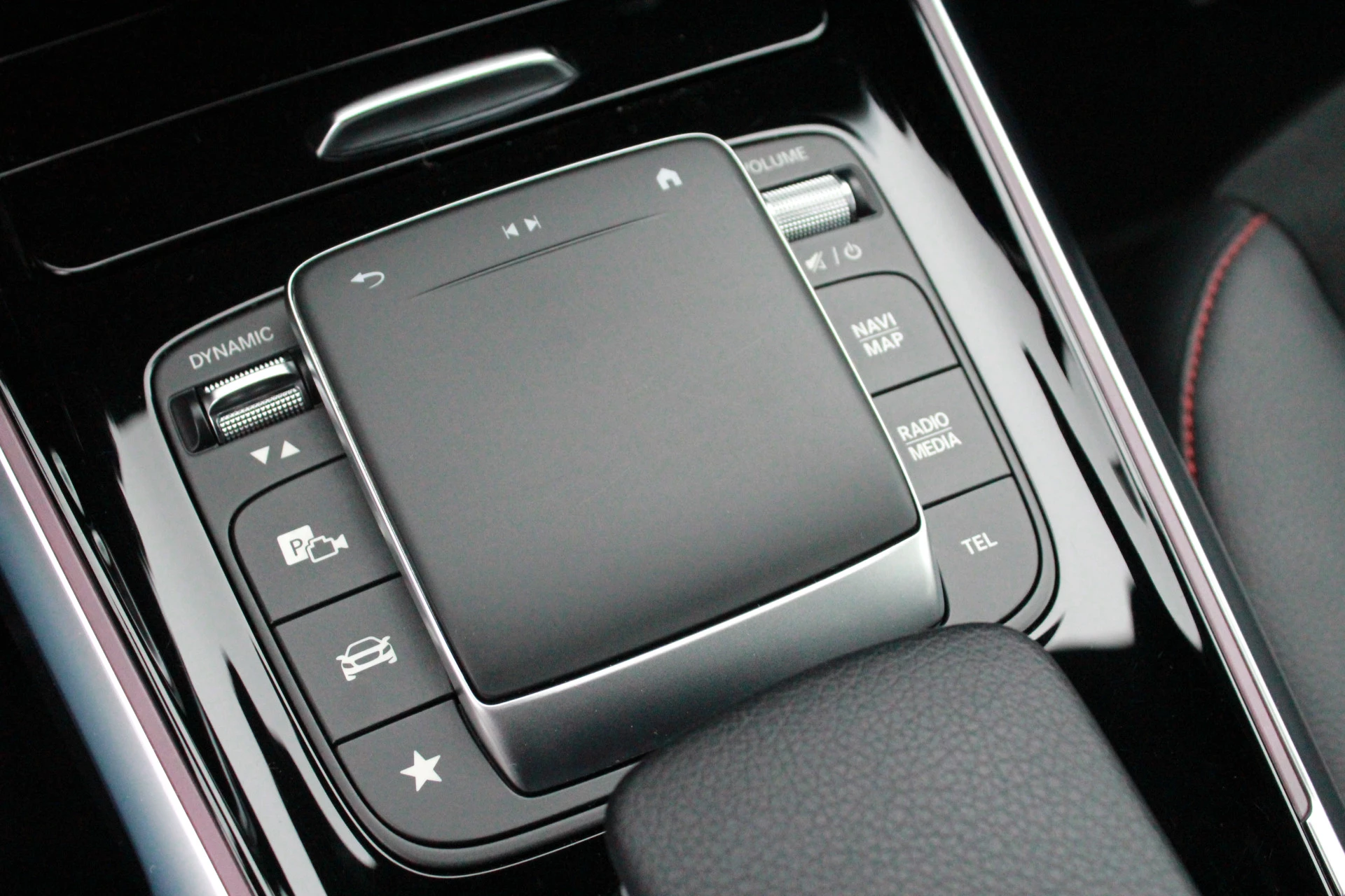 Hoofdafbeelding Mercedes-Benz EQB