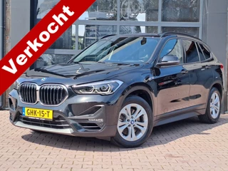 Hoofdafbeelding BMW X1 BMW X1 xDrive25e High Executive PHEV | Led | Trekhaak | Leder | Elek. klep | Navi | Camera | Stoelverwarming |
