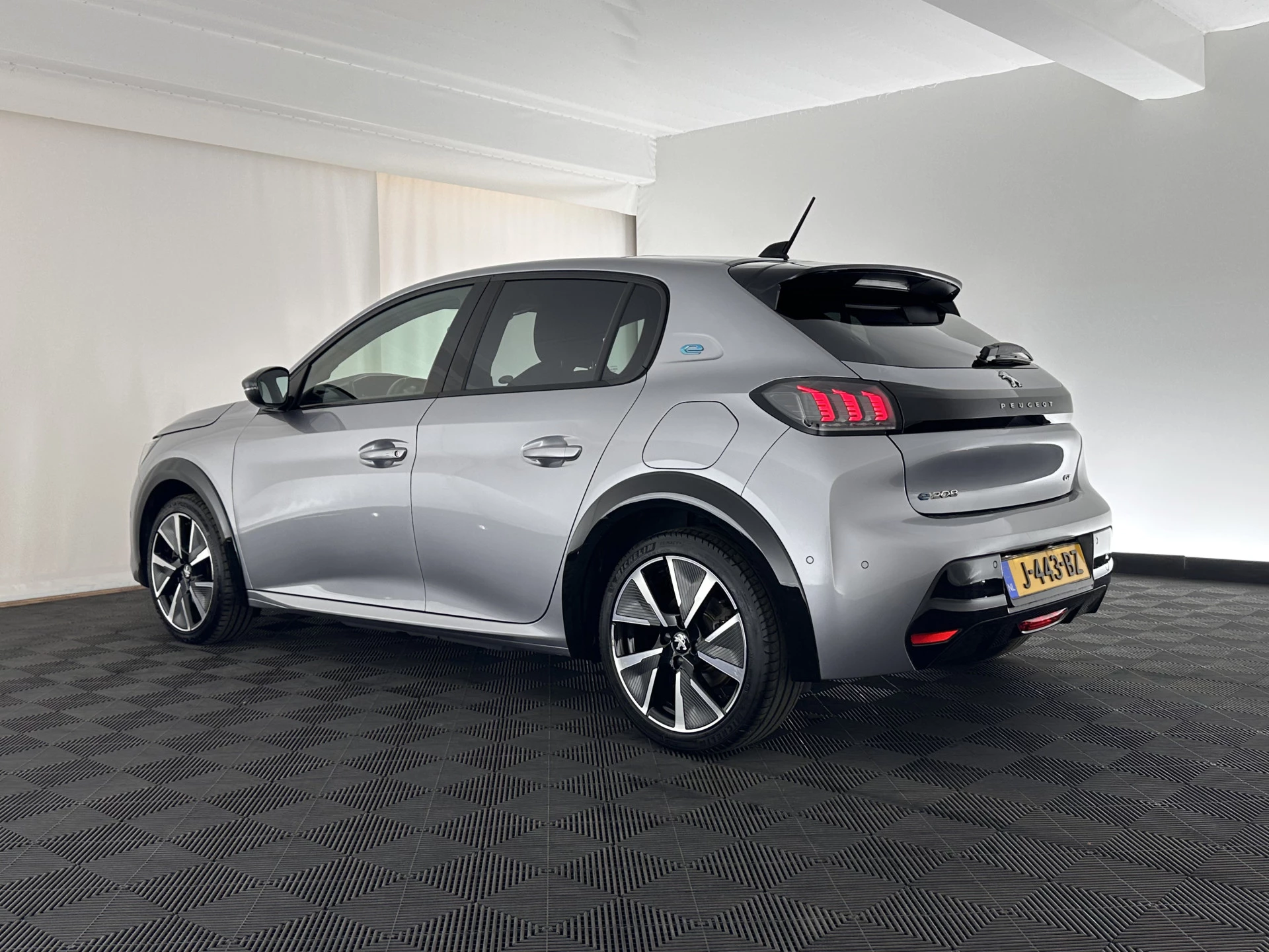 Hoofdafbeelding Peugeot e-208