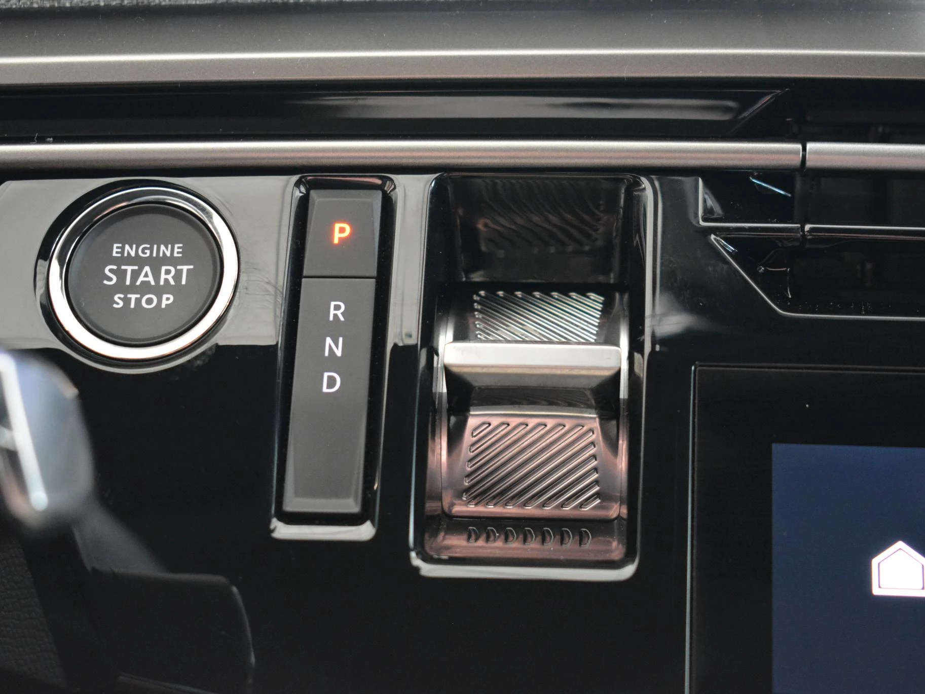 Hoofdafbeelding Peugeot e-3008