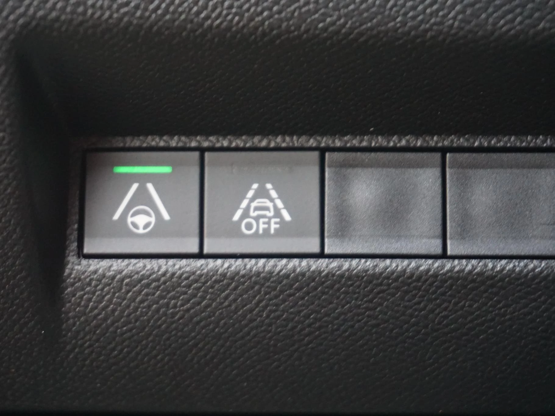 Hoofdafbeelding Peugeot e-2008