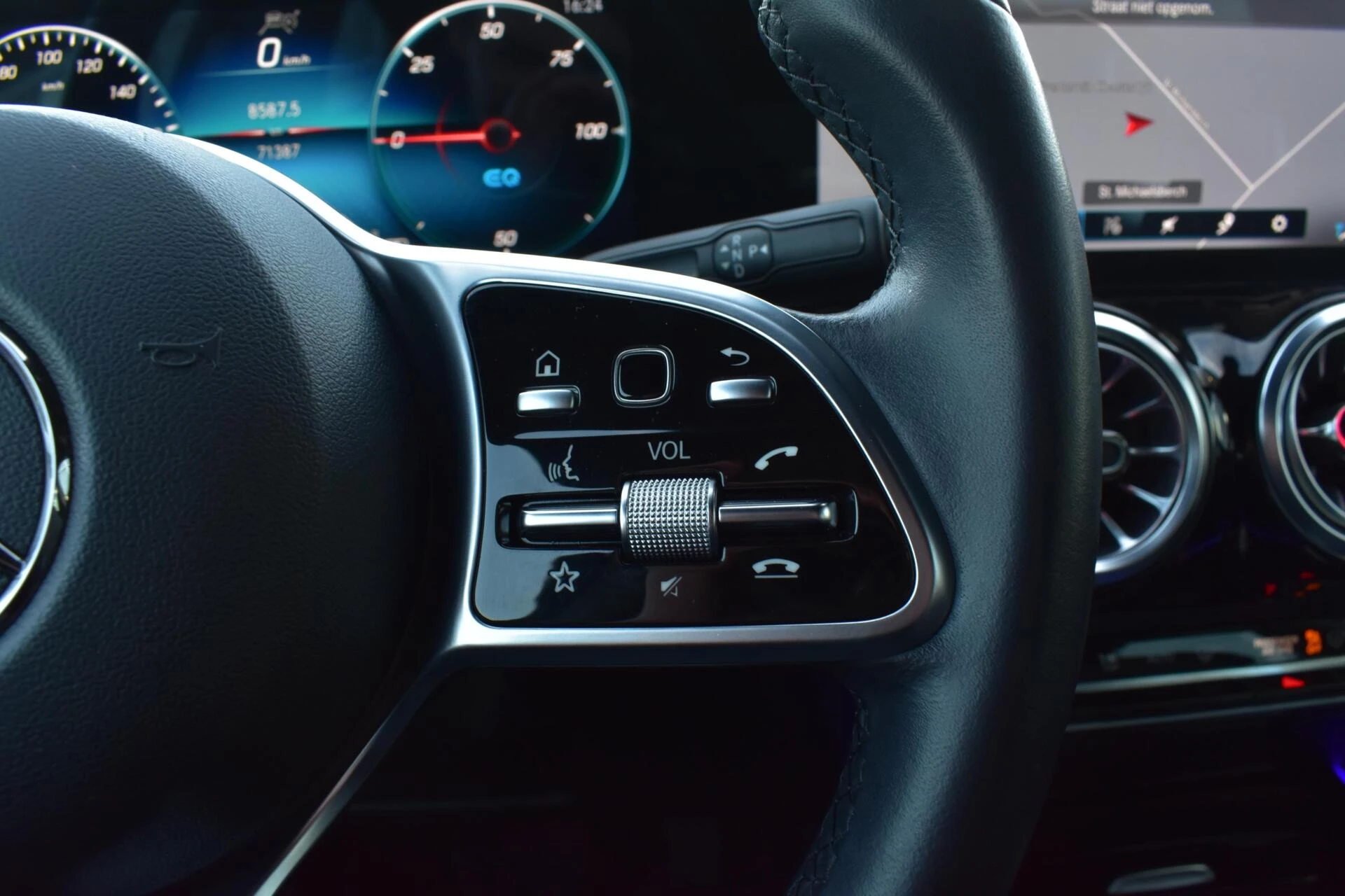 Hoofdafbeelding Mercedes-Benz EQA