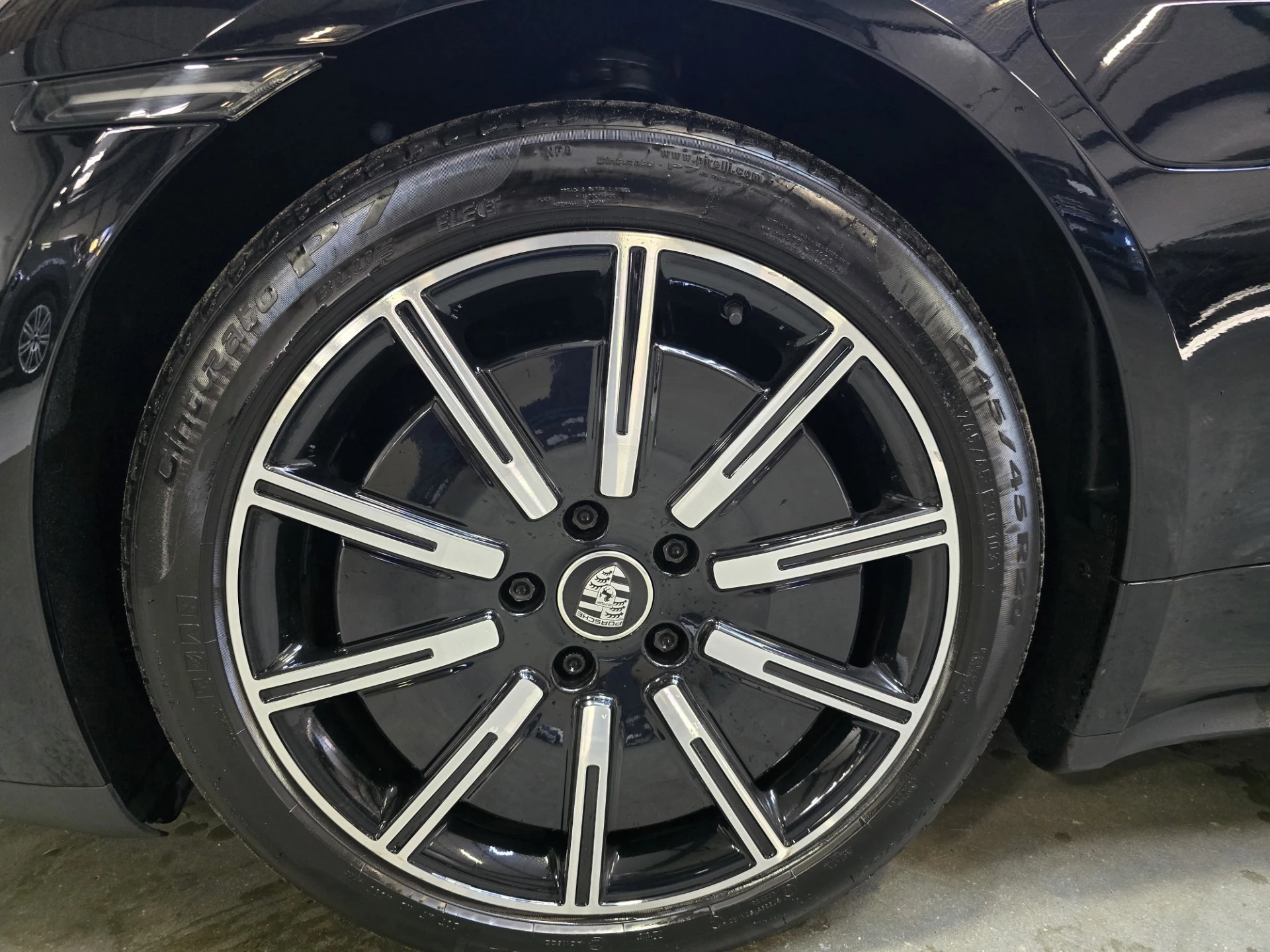 Hoofdafbeelding Porsche Taycan