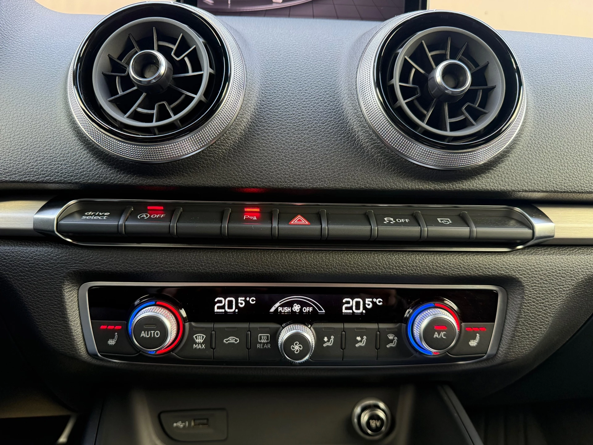 Hoofdafbeelding Audi S3