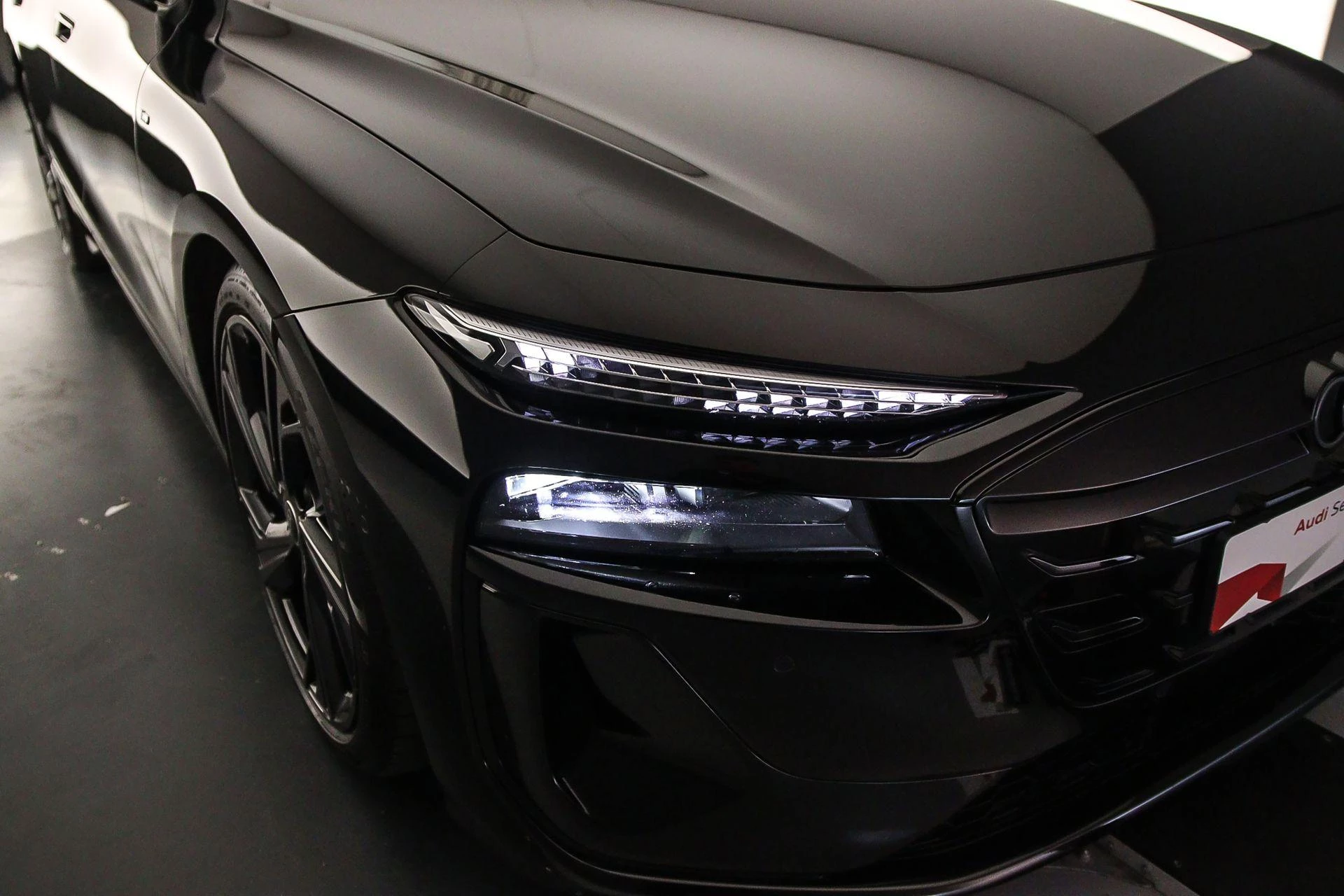 Hoofdafbeelding Audi A6 Avant e-tron