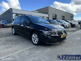 Volkswagen Golf 1.5 eTSI R-Line