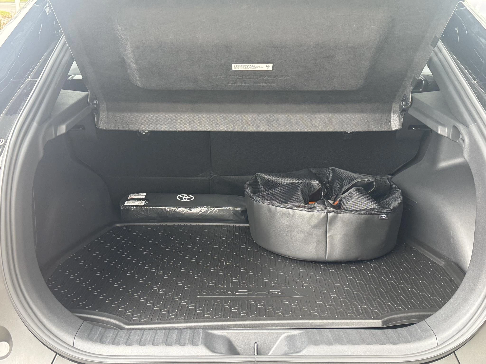 Hoofdafbeelding Toyota C-HR+