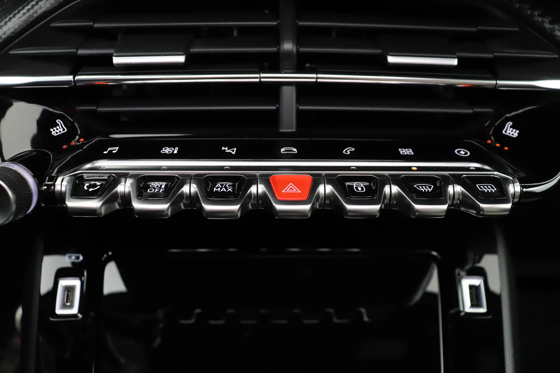 Hoofdafbeelding Peugeot e-2008