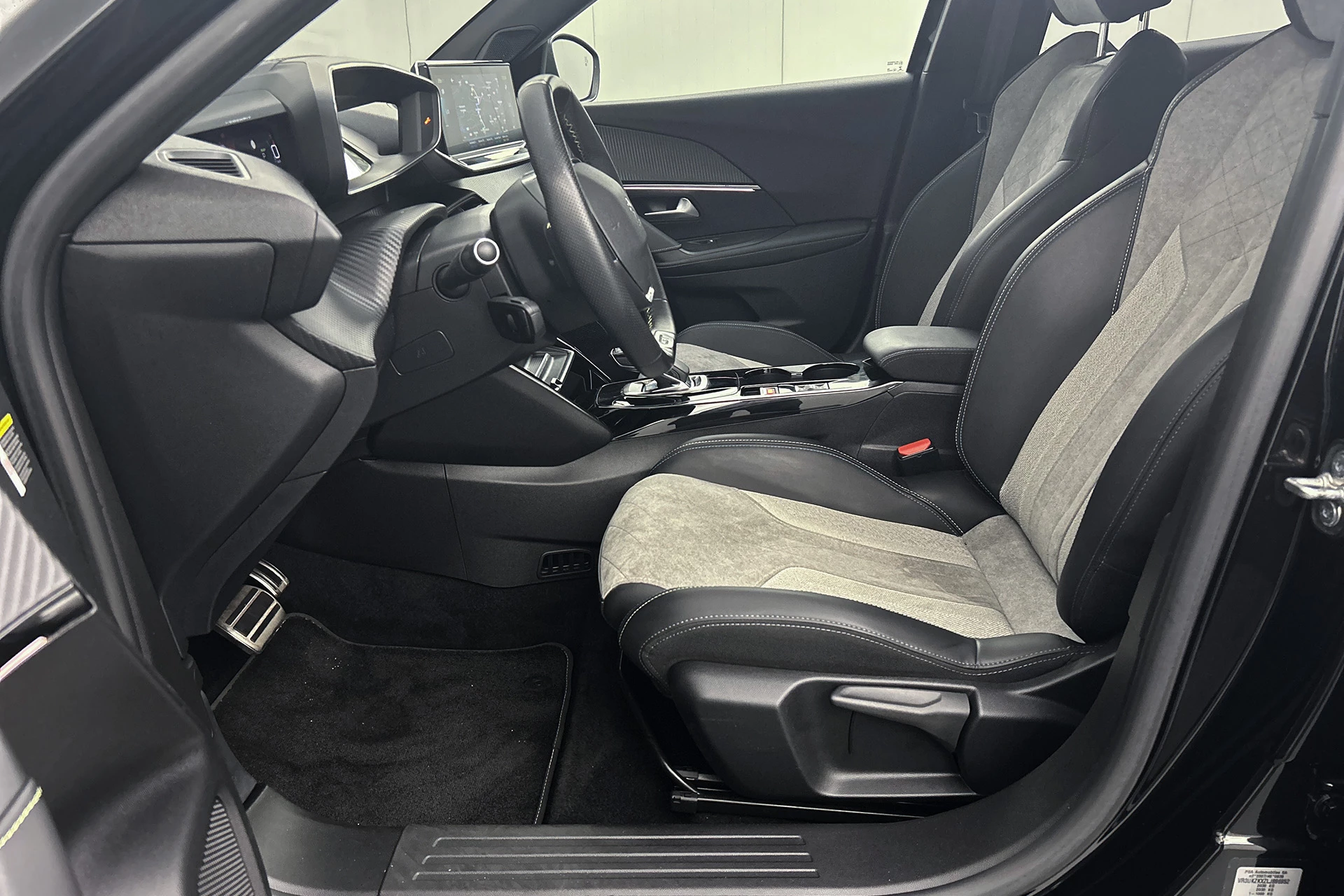Hoofdafbeelding Peugeot e-2008