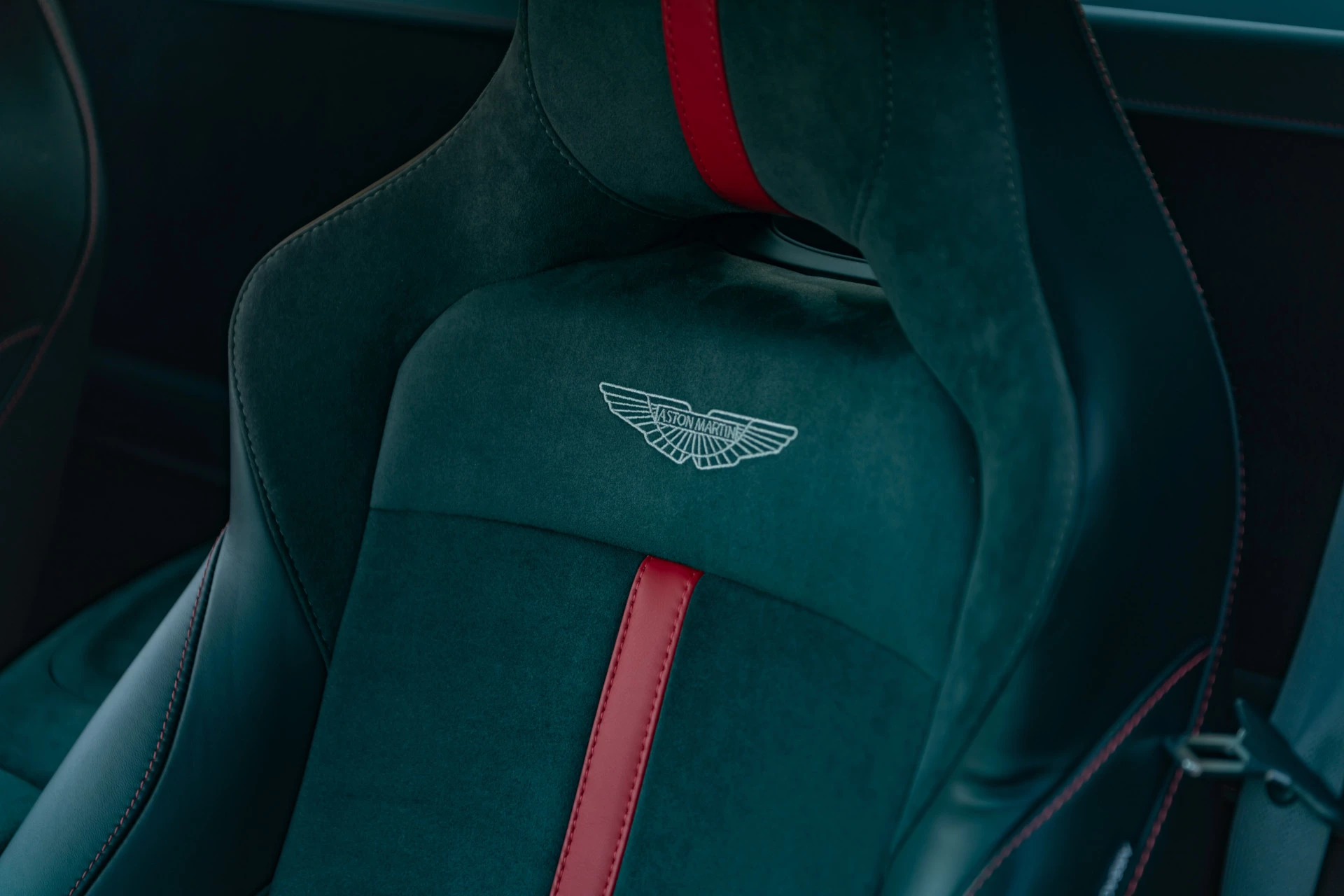 Hoofdafbeelding Aston Martin V8 Vantage