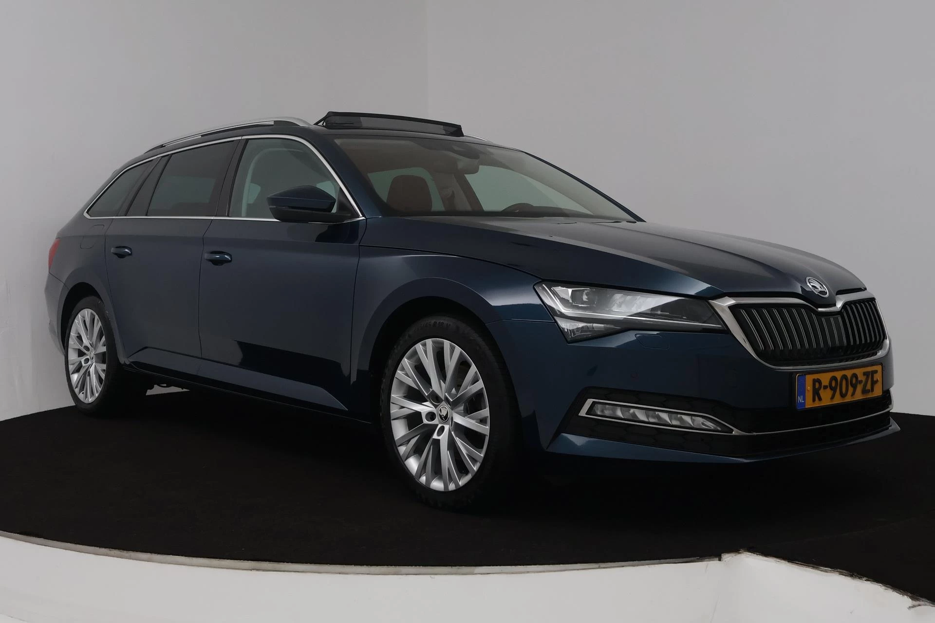 Hoofdafbeelding Škoda Superb