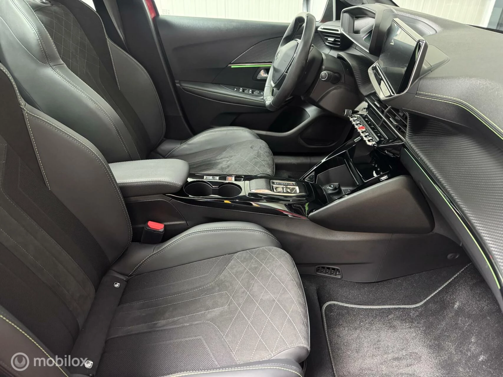 Hoofdafbeelding Peugeot e-208