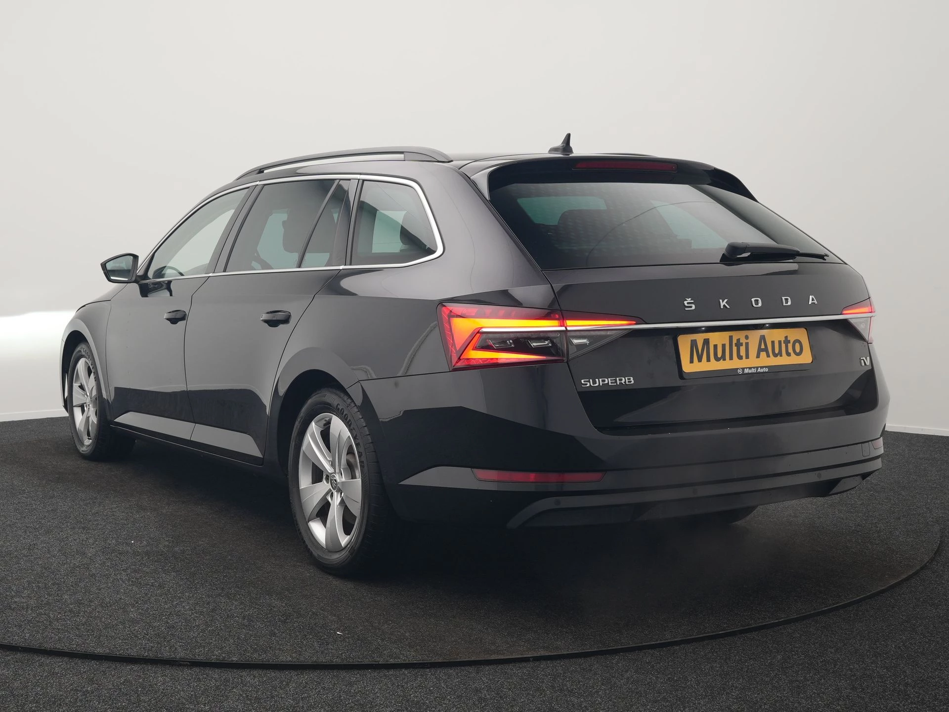 Hoofdafbeelding Škoda Superb