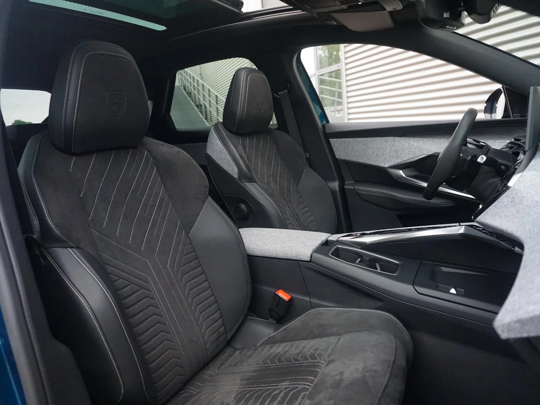 Hoofdafbeelding Peugeot e-3008