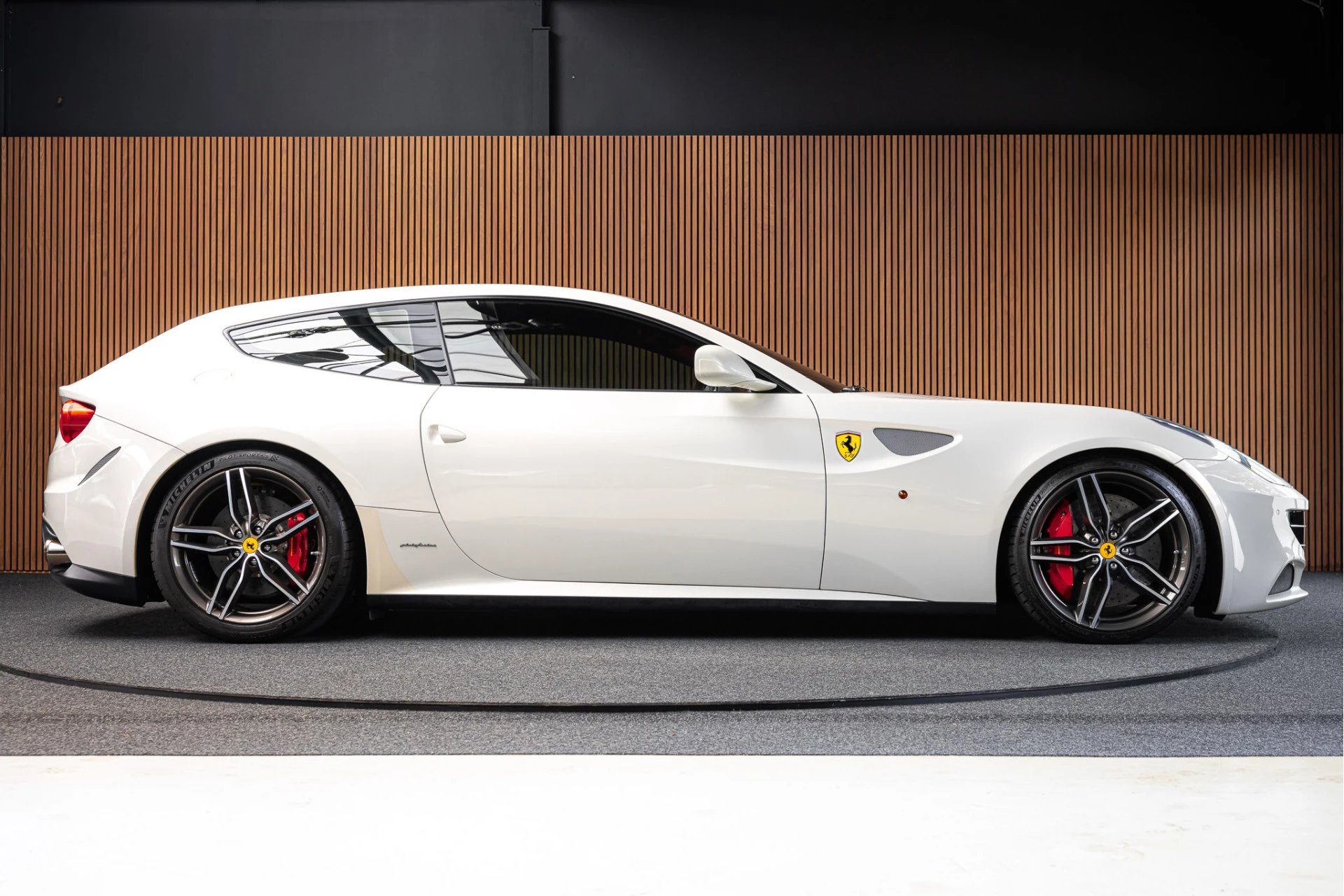 Hoofdafbeelding Ferrari FF