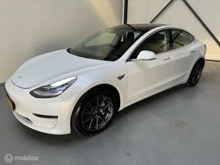 Tesla Model 3 Long Range AWD 75 kWh Autopilot