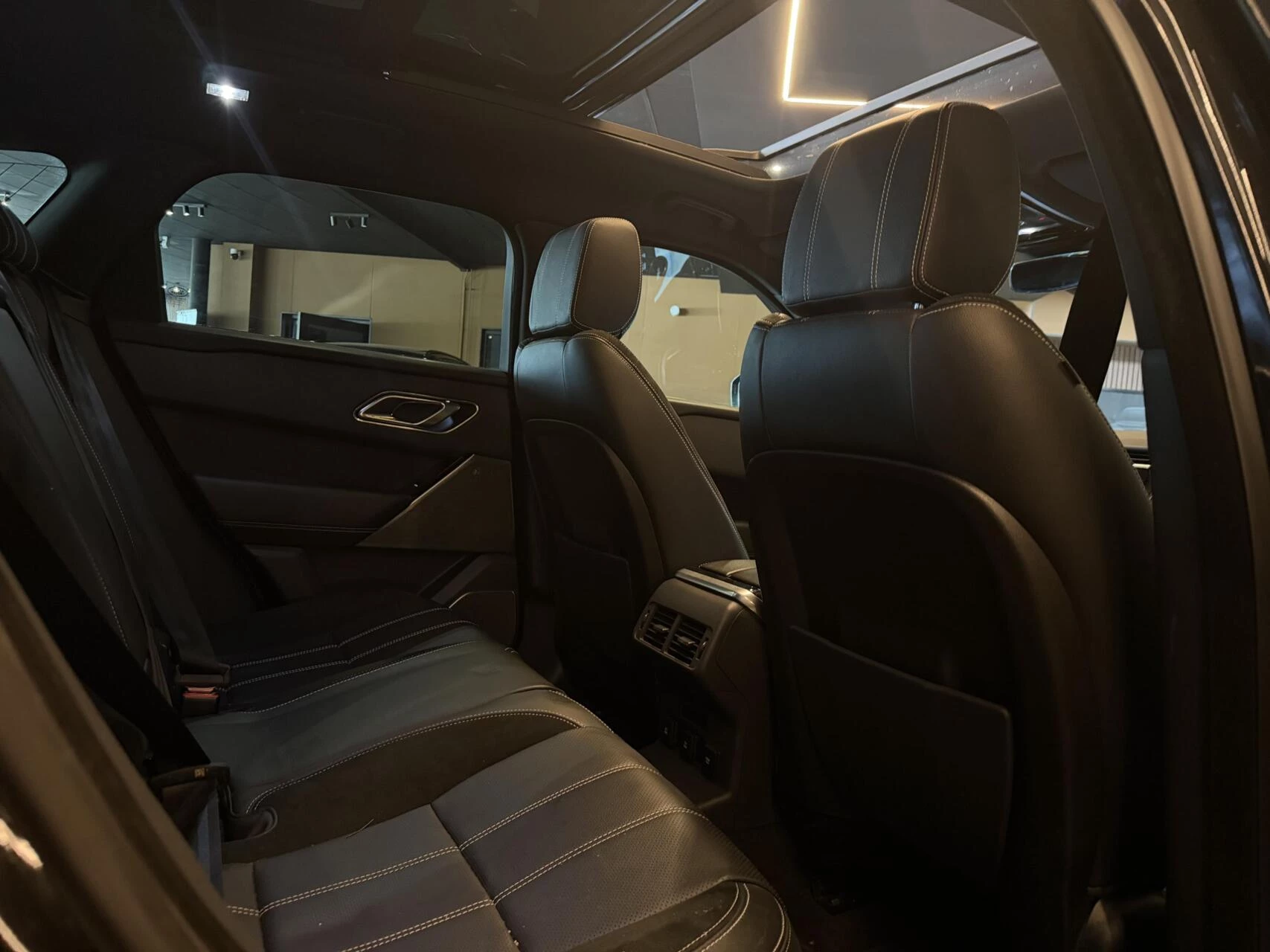 Hoofdafbeelding Land Rover Range Rover Velar