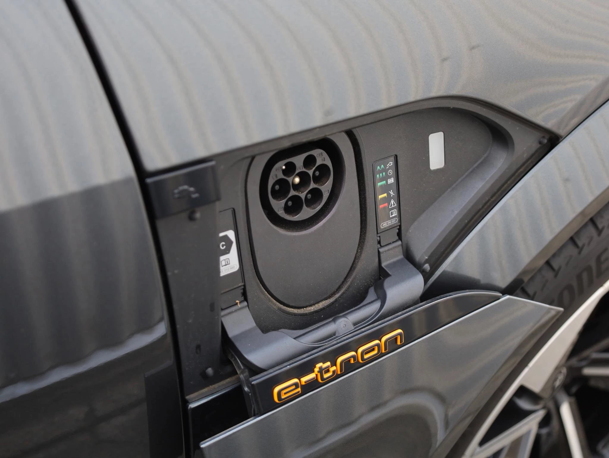 Hoofdafbeelding Audi e-tron