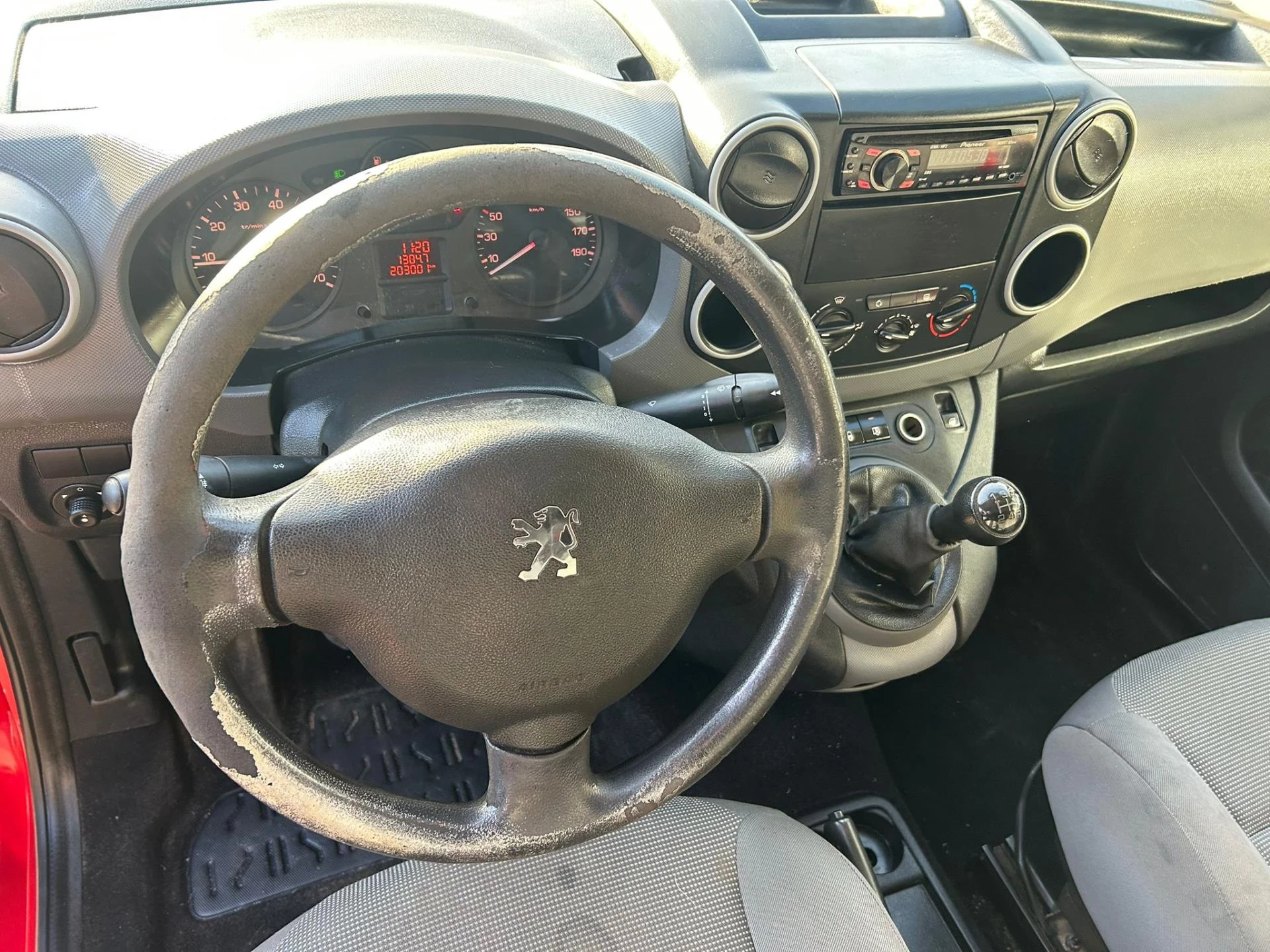 Hoofdafbeelding Peugeot Partner