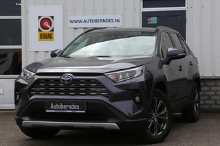 Toyota RAV4 2.5 Hybrid Comfort*Fabrieksgarantie t/m01-2033!*Perfect Toyota onderh.*Trekhaak/Leder/Stoelverw./Stuurverw./Camera/DAB/LED/Voorruitsnelont./Elek. Klep/18 inch LM*