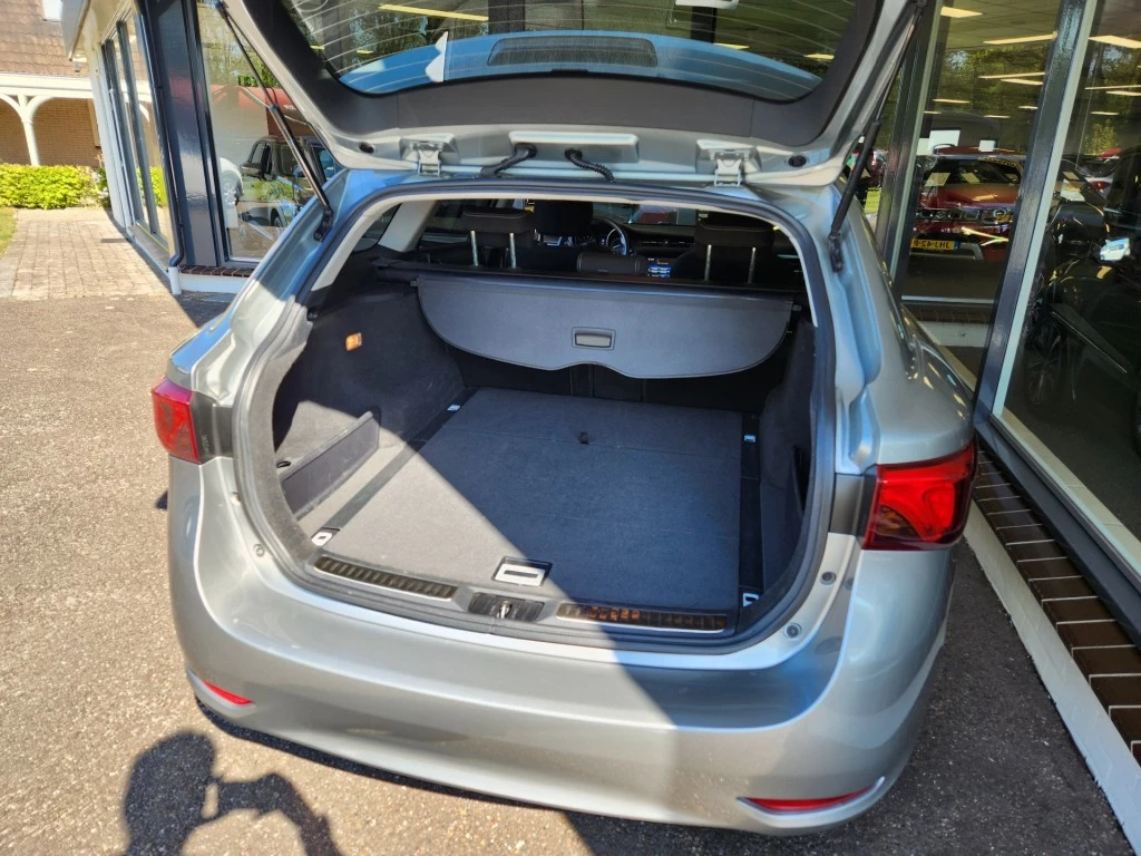 Hoofdafbeelding Toyota Avensis