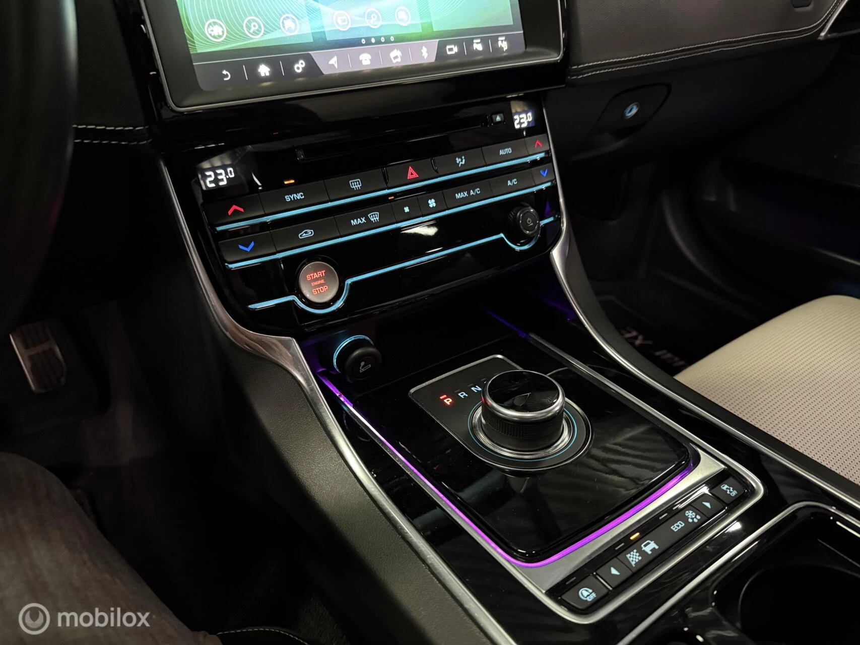Hoofdafbeelding Jaguar XE