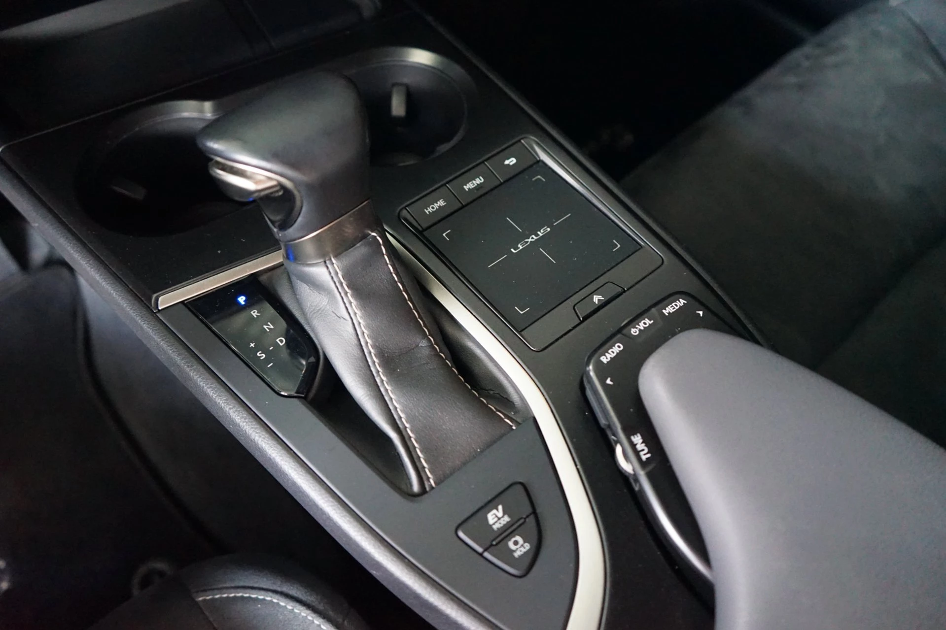 Hoofdafbeelding Lexus UX