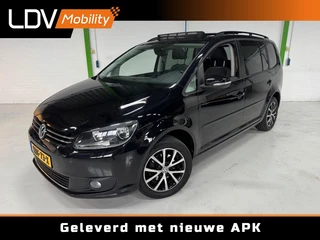 Hoofdafbeelding Volkswagen Touran Volkswagen Touran COMFORTLINE / 7-Persoons / Panorama dak / Auto fileparkeren / Stoelverwarming