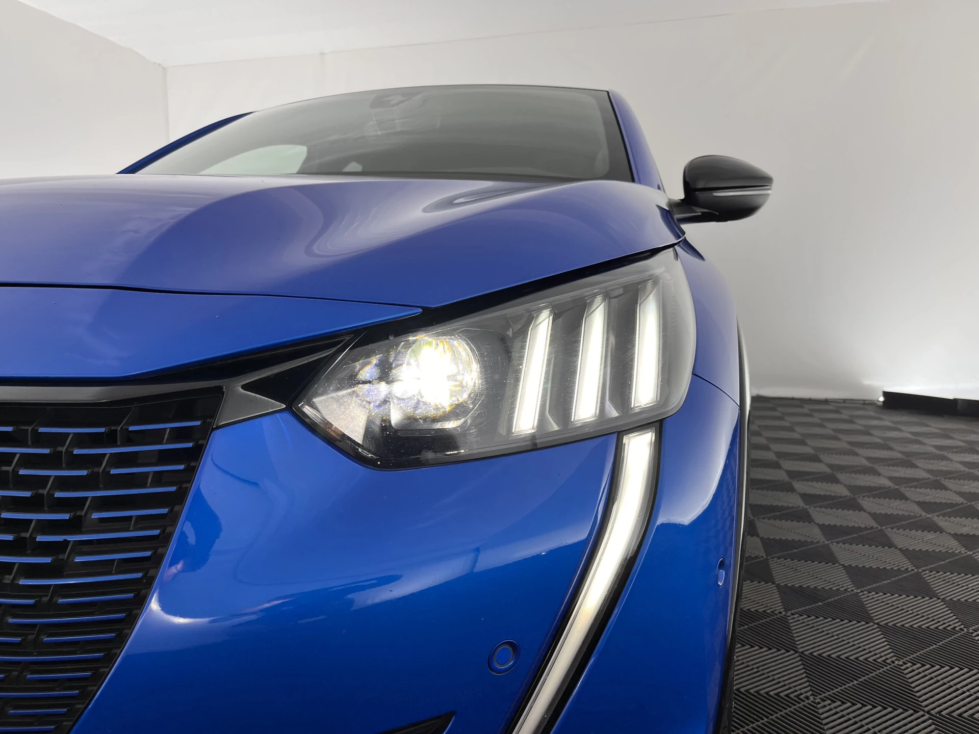 Hoofdafbeelding Peugeot e-208