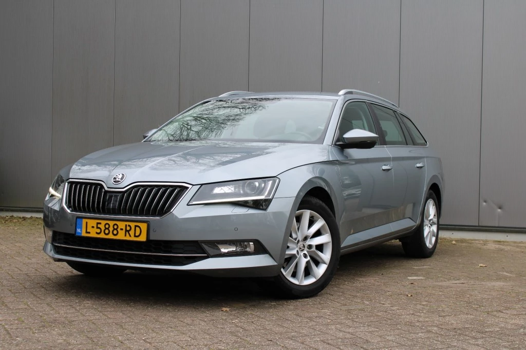 Hoofdafbeelding Škoda Superb