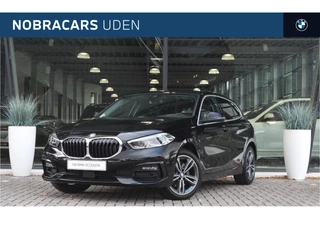 BMW 1 Serie 118i Automaat / Sportstoelen / LED / Cruise Control / PDC / Live Cockpit Professional