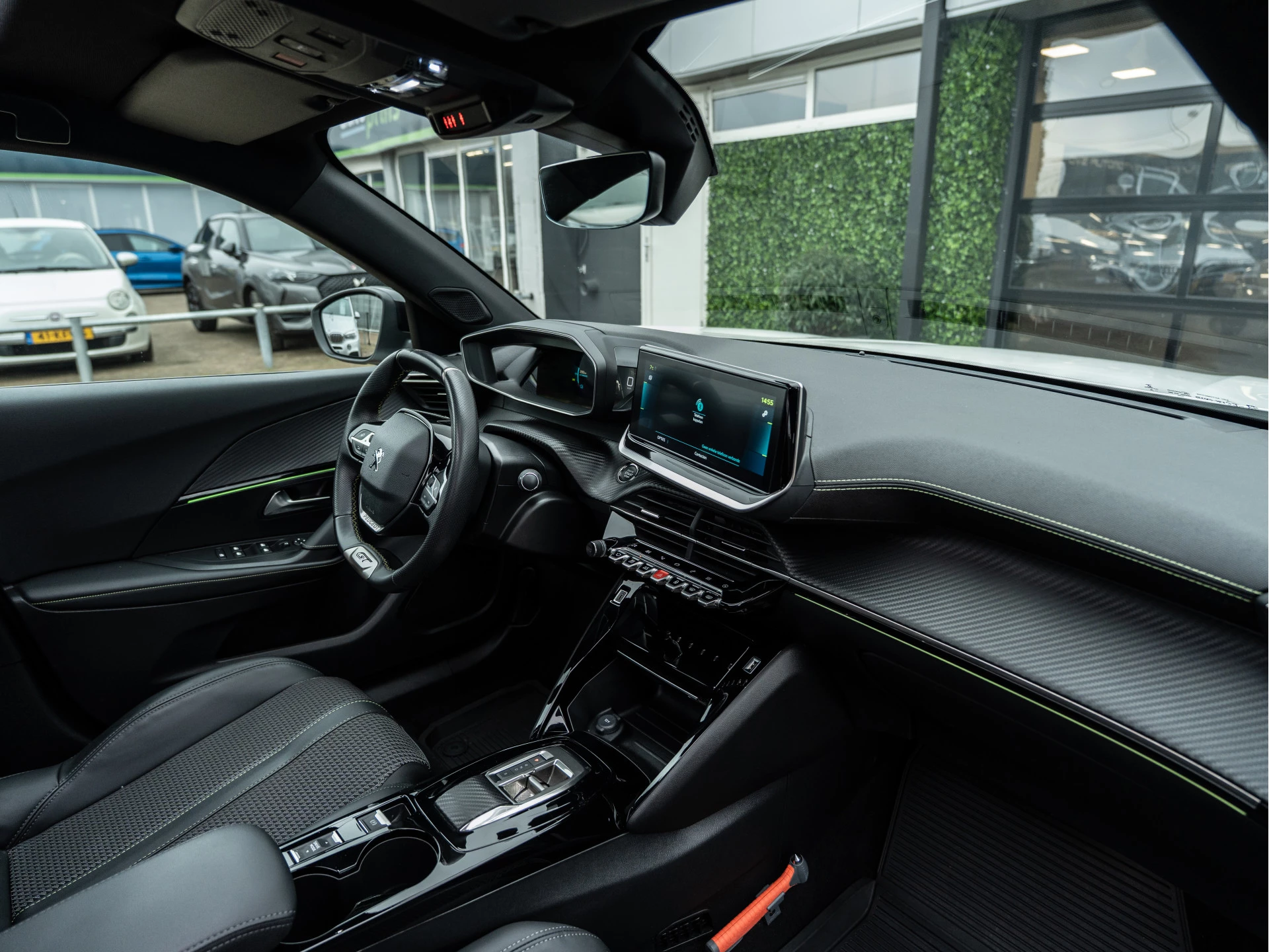 Hoofdafbeelding Peugeot e-2008