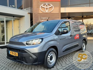 Hoofdafbeelding Toyota ProAce Toyota PROACE City NAVIGATIOR 50KWH ELECTRIC L2 Long NIEUW EN DIRECT RIJDEN!! NAVI STOEL/STUURVERW AIRCO PARK-SENSOREN BLUETOOTH APPLE/ANDROID