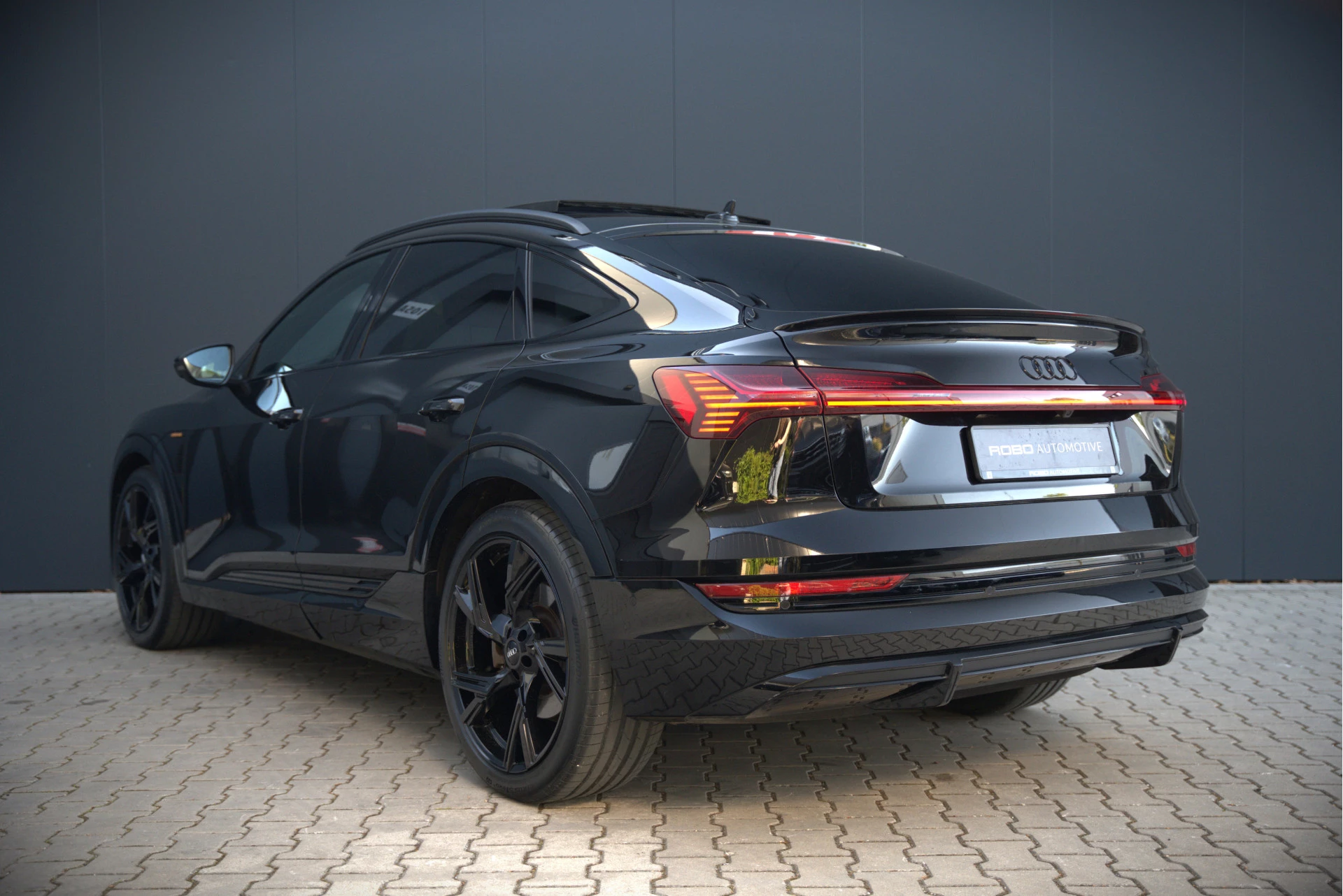 Hoofdafbeelding Audi e-tron