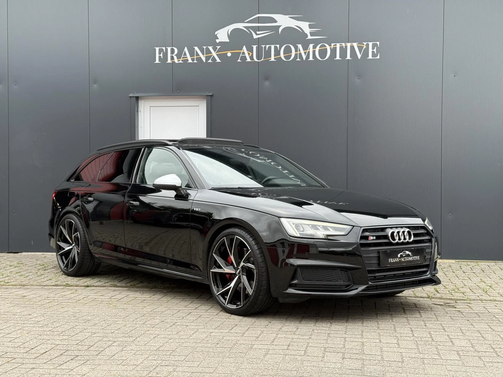 Hoofdafbeelding Audi S4