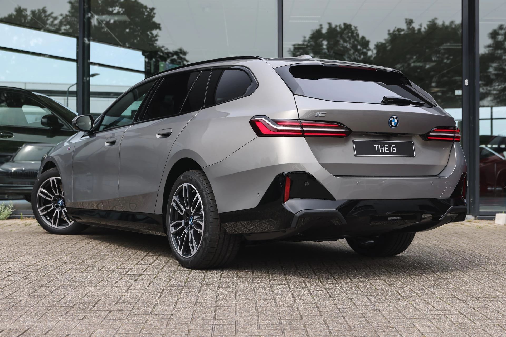 Hoofdafbeelding BMW i5